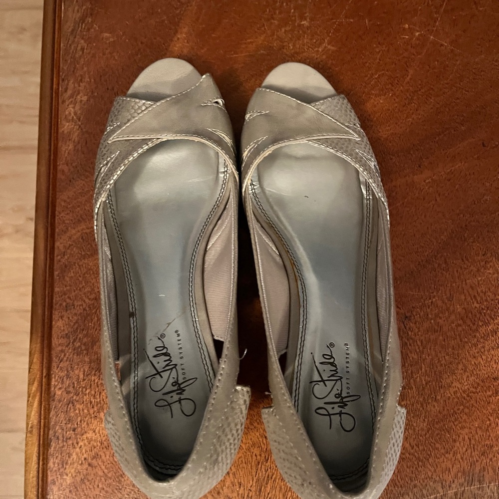 Life Stride Women's Elegant Gray Peep-Toe Heels